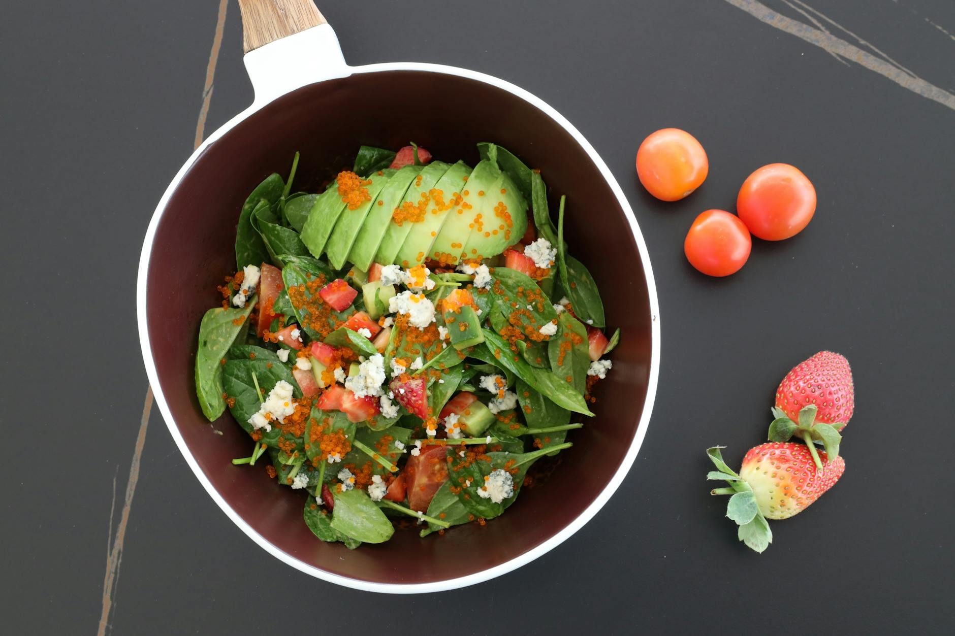 L'Insalata Perfetta di Pomodoro e Avocado: Fresca, Saporita e Velocissima!
