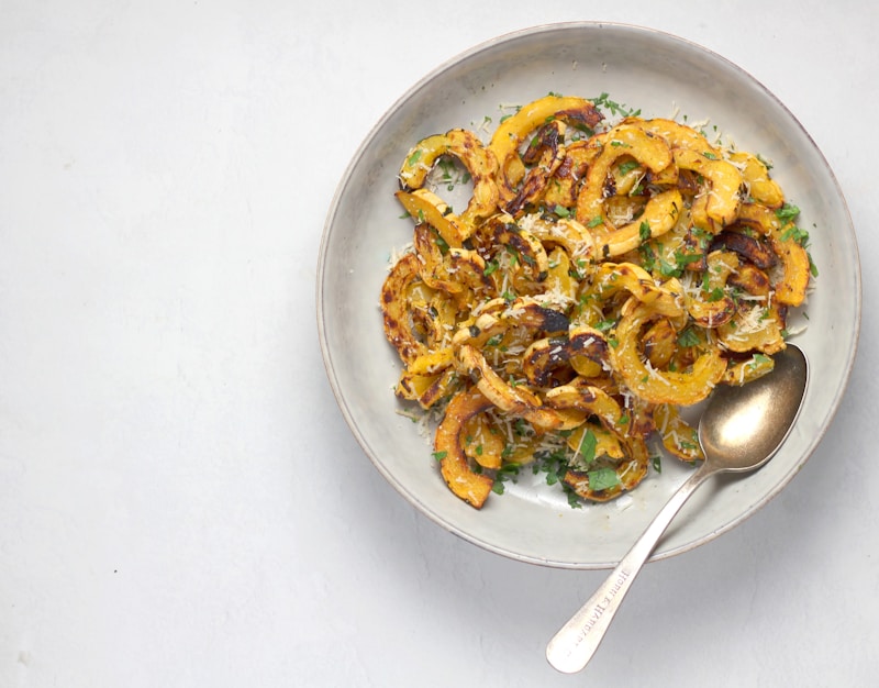 Bowl Invernale con Hummus e Verdure di Stagione