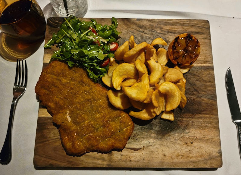 Cotoletta di Pollo alla Milanese con Rucola