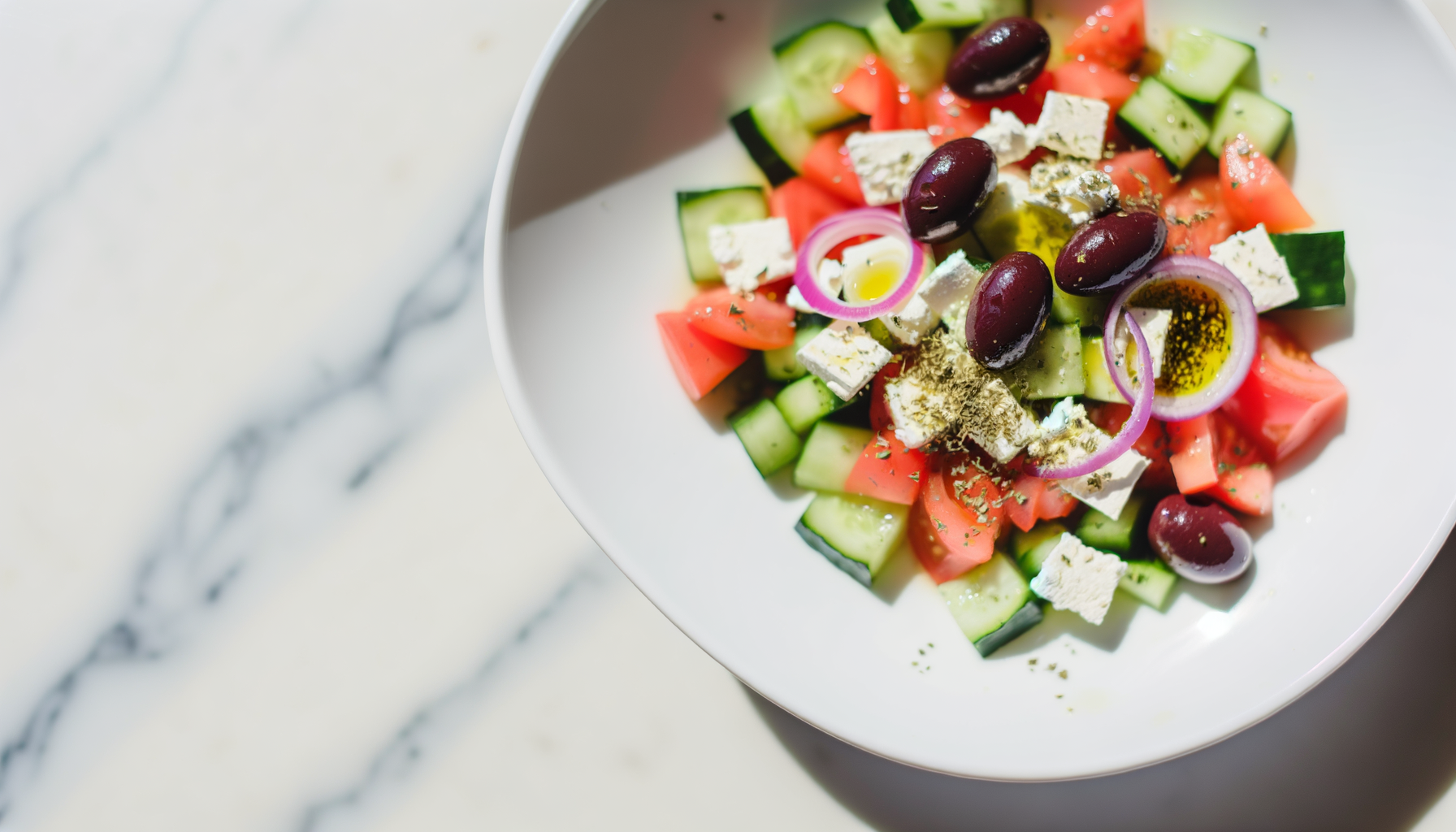 Insalata Greca con Cetrioli e Olive