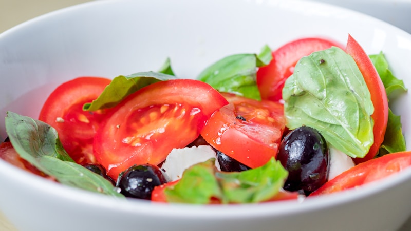 Insalata Greca con Feta e Olive Kalamata
