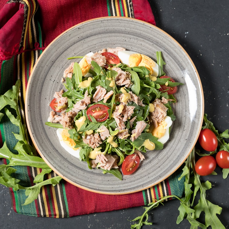 Insalata Nizzarda con Tonno e Uova Morbide