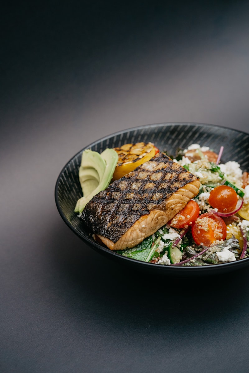 Insalata di Salmone e Avocado al Lime