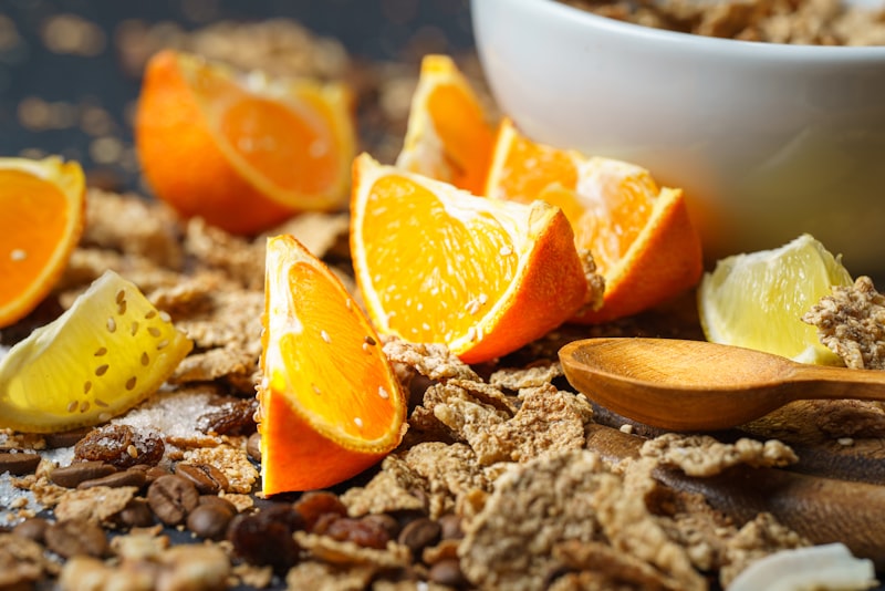 Muesli Bircher con Yogurt, Frutta Fresca e Miele