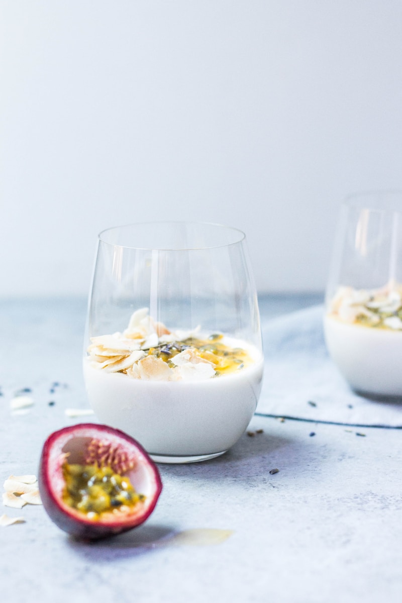 Panna Cotta al Cocco con Coulis di Mango