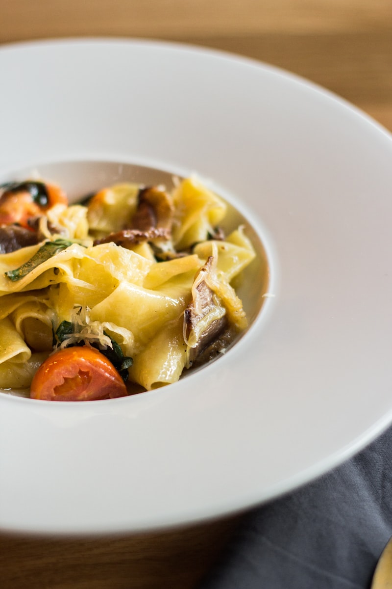 Pappardelle ai Funghi Porcini con Aglio e Prezzemolo