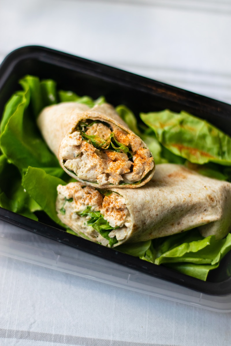 Roll di Pollo in Foglie di Lattuga